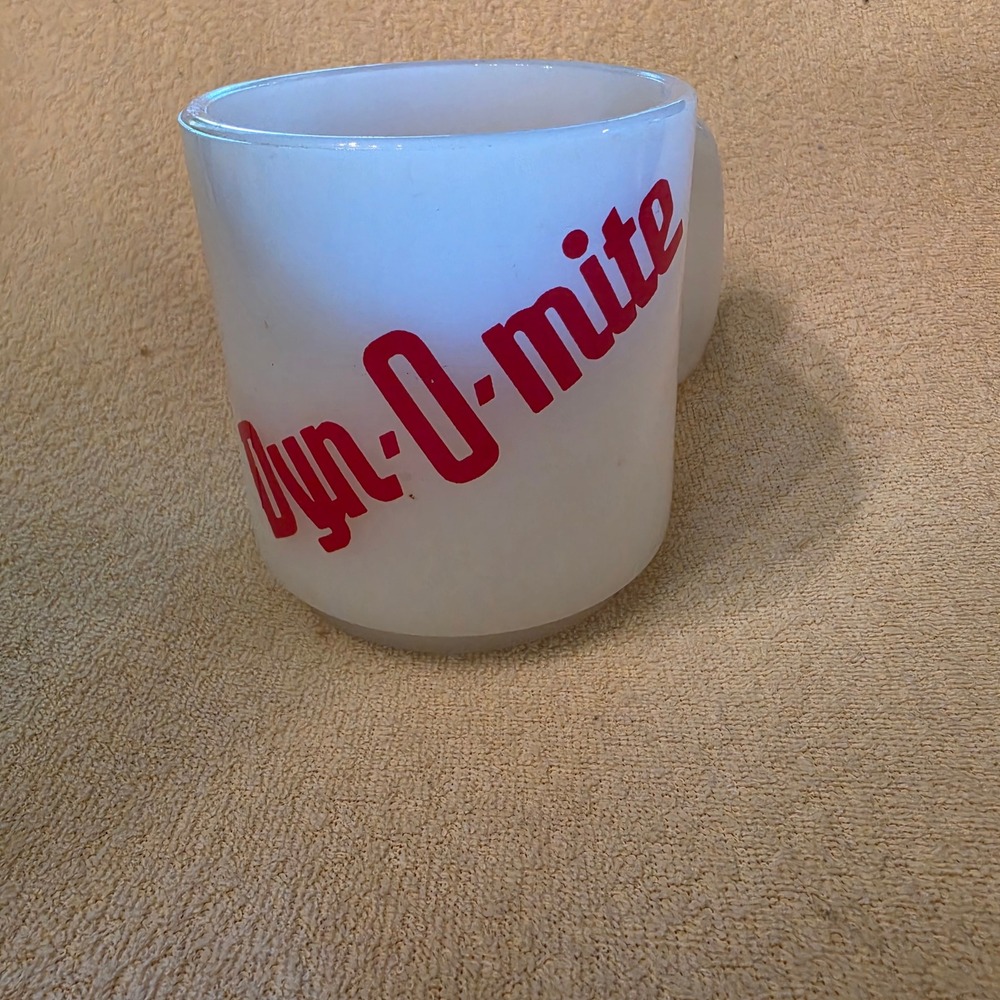 Vintage Glasbake Dyn-O-mite Milk Glass Coffee Mug Red White Retro 70s TV Mug - Picture 4 of 4